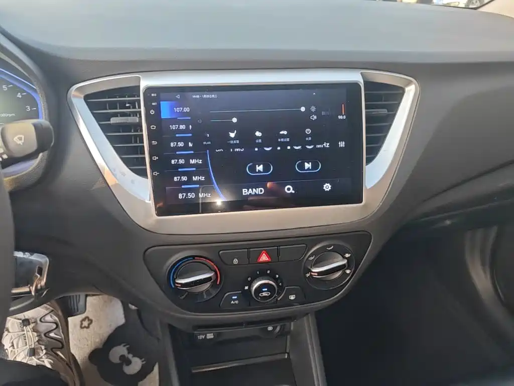 Hyundai Verna — миниатюра 13