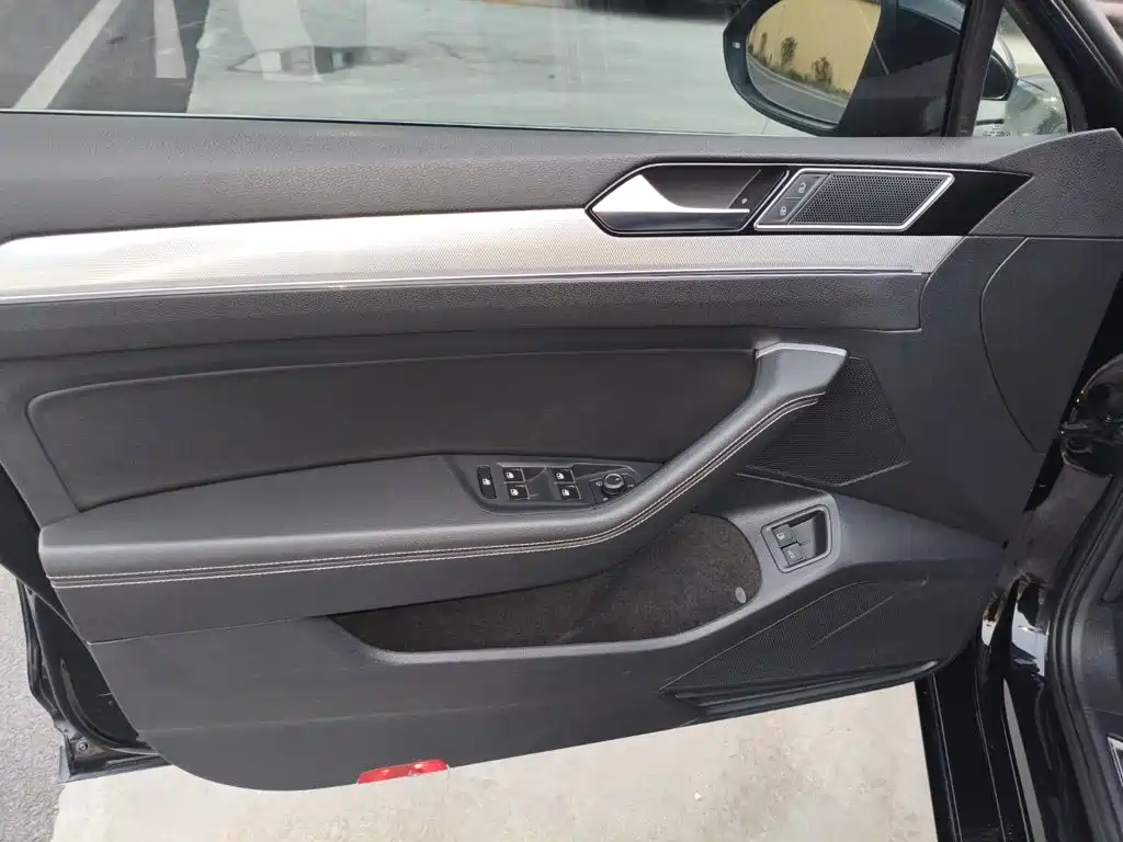 Volkswagen Magotan PHEV — миниатюра 7