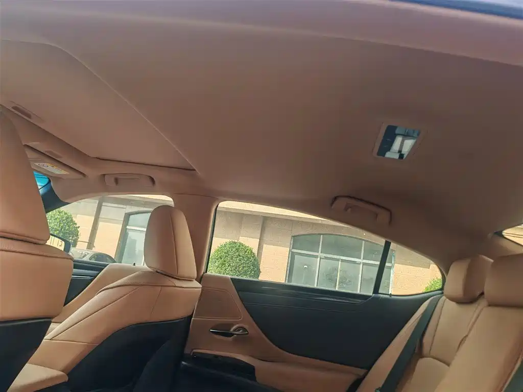 Lexus ES — миниатюра 15