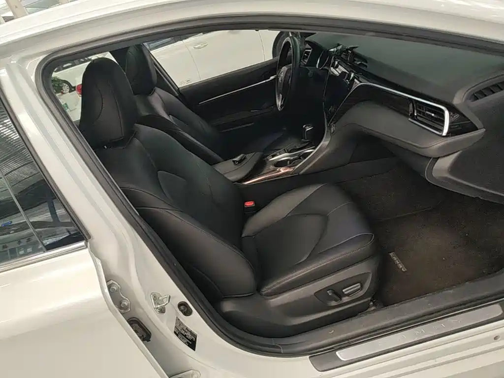 Toyota Camry — миниатюра 25