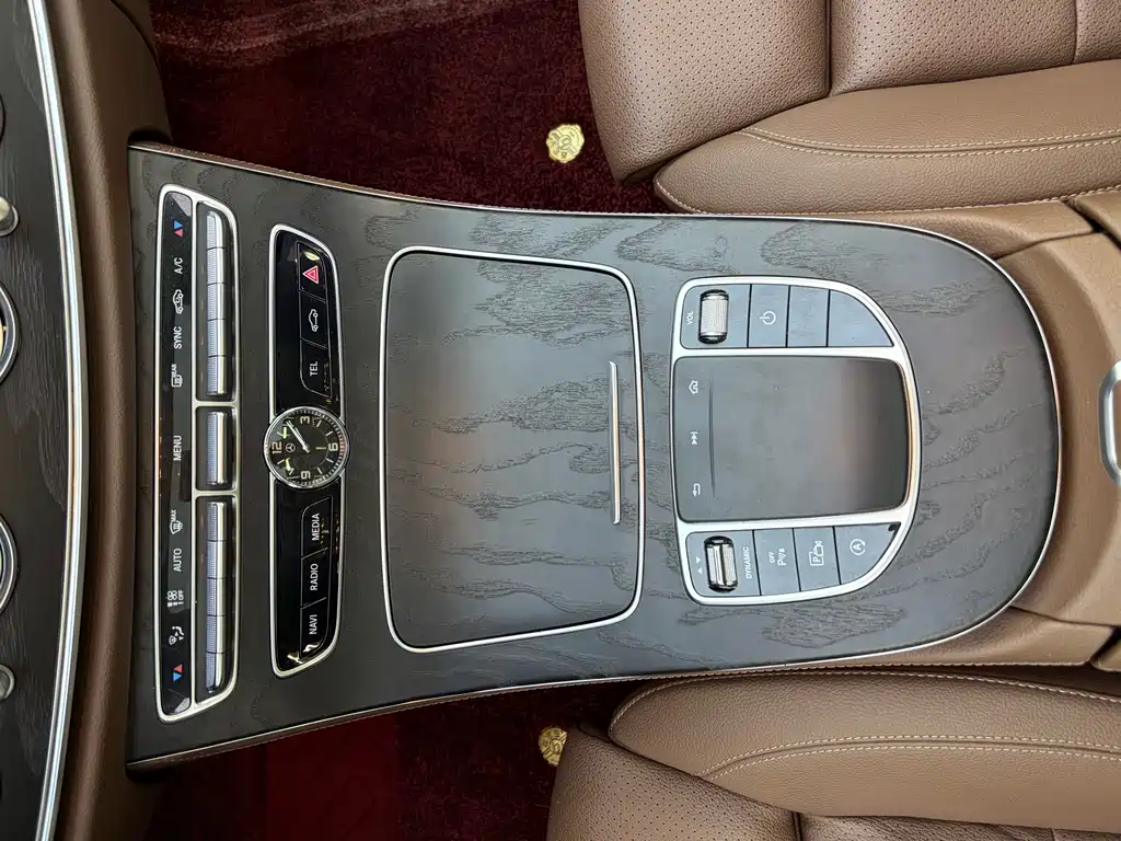 Mercedes-Benz E-Class — миниатюра 10
