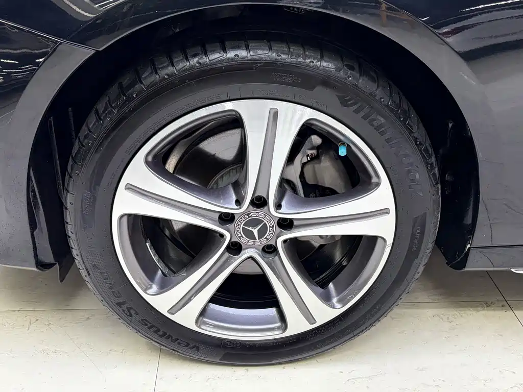 Mercedes-Benz E-Class — миниатюра 14