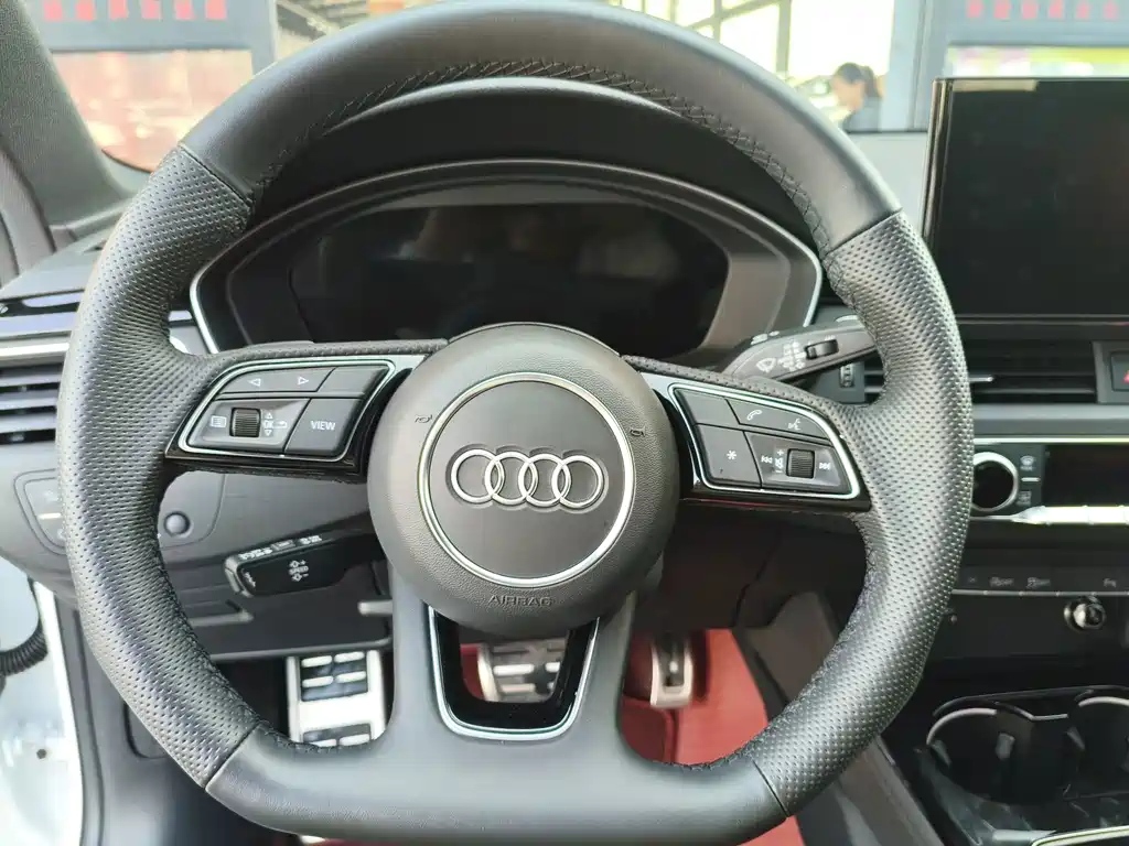 Audi A4L — миниатюра 12