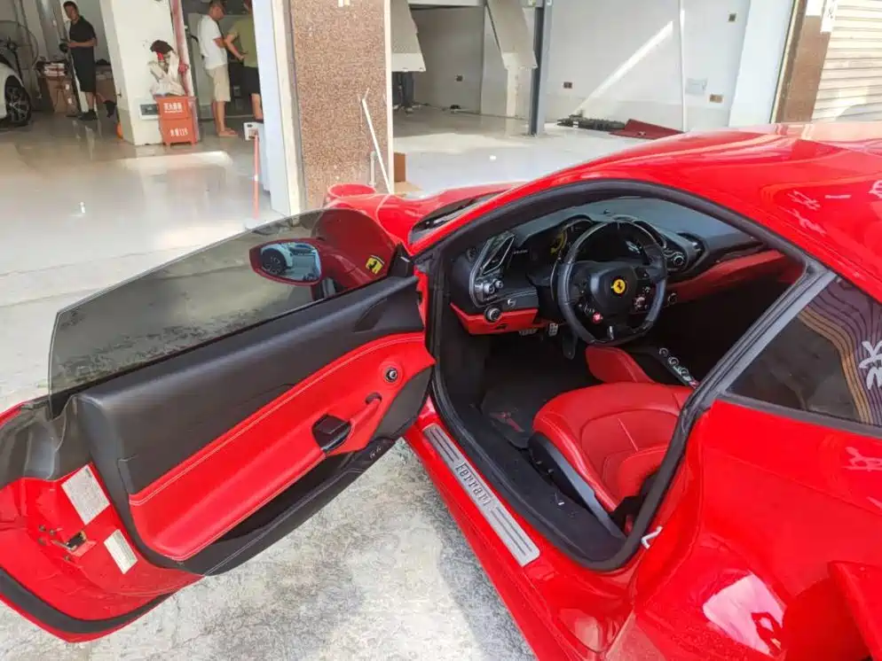 Ferrari 488 — миниатюра 6