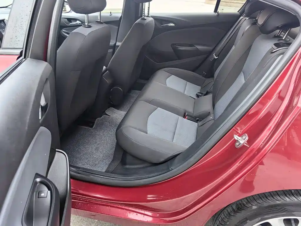 Chevrolet Cruze — миниатюра 10
