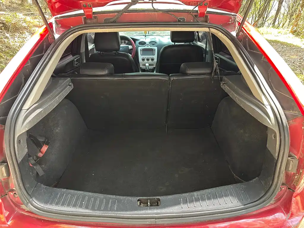 Ford Focus 2013 1.8L MT