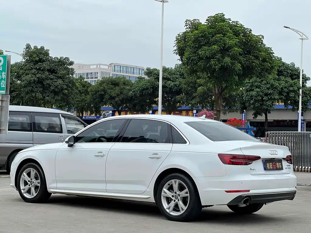 Audi A4L — миниатюра 4