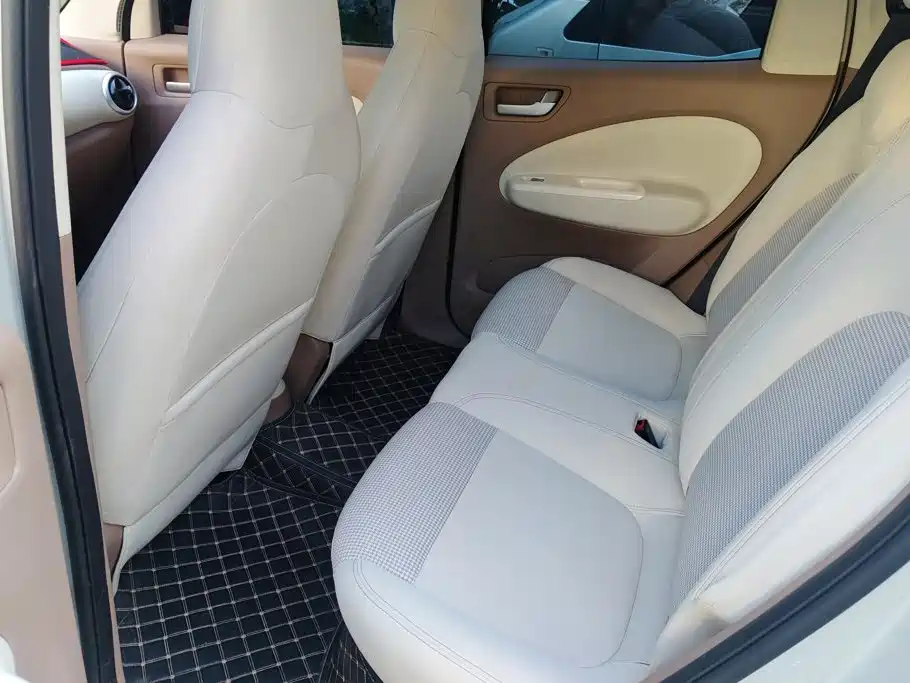 Wuling MINIEV — миниатюра 11