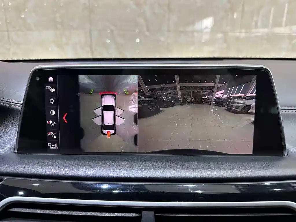 BMW 7 Series — миниатюра 10