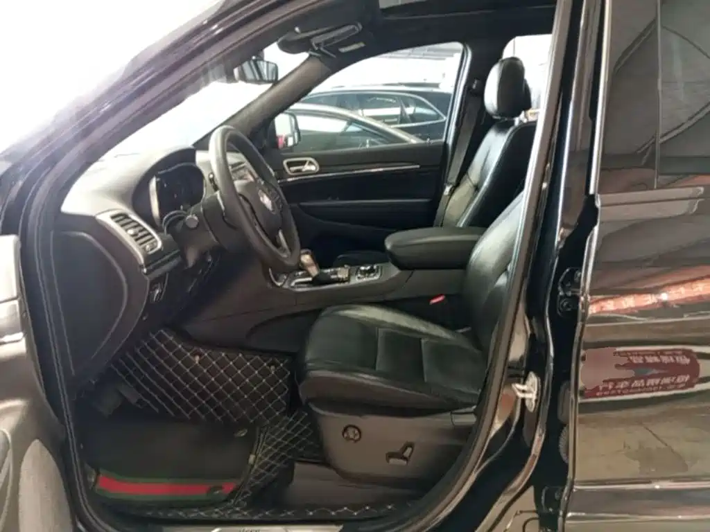 Jeep Grand Cherokee (Import) — миниатюра 15