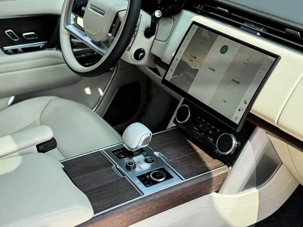 Land Rover Range Rover — миниатюра 10