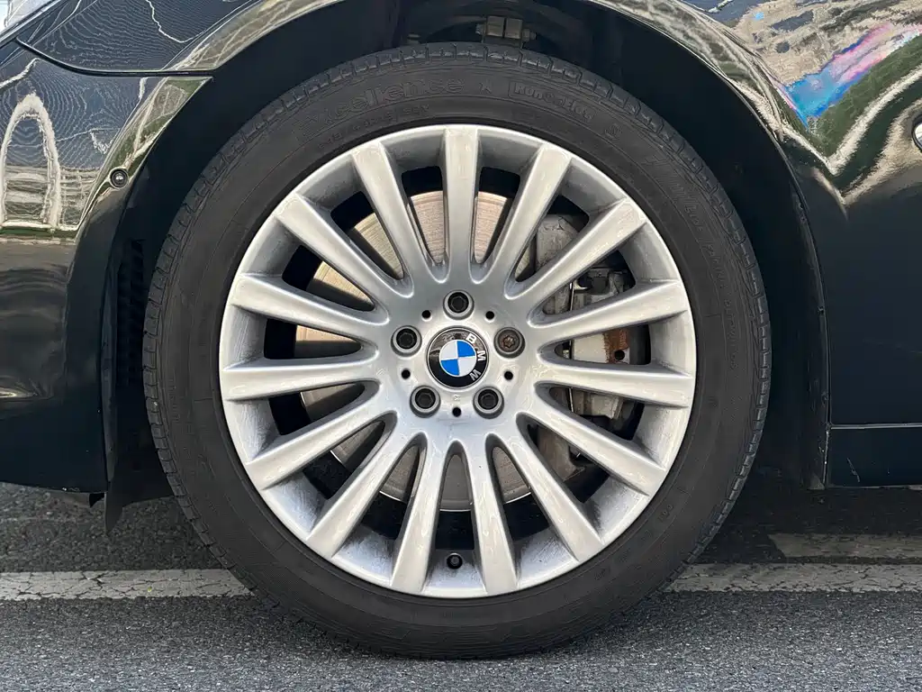 BMW 7 Series — миниатюра 8