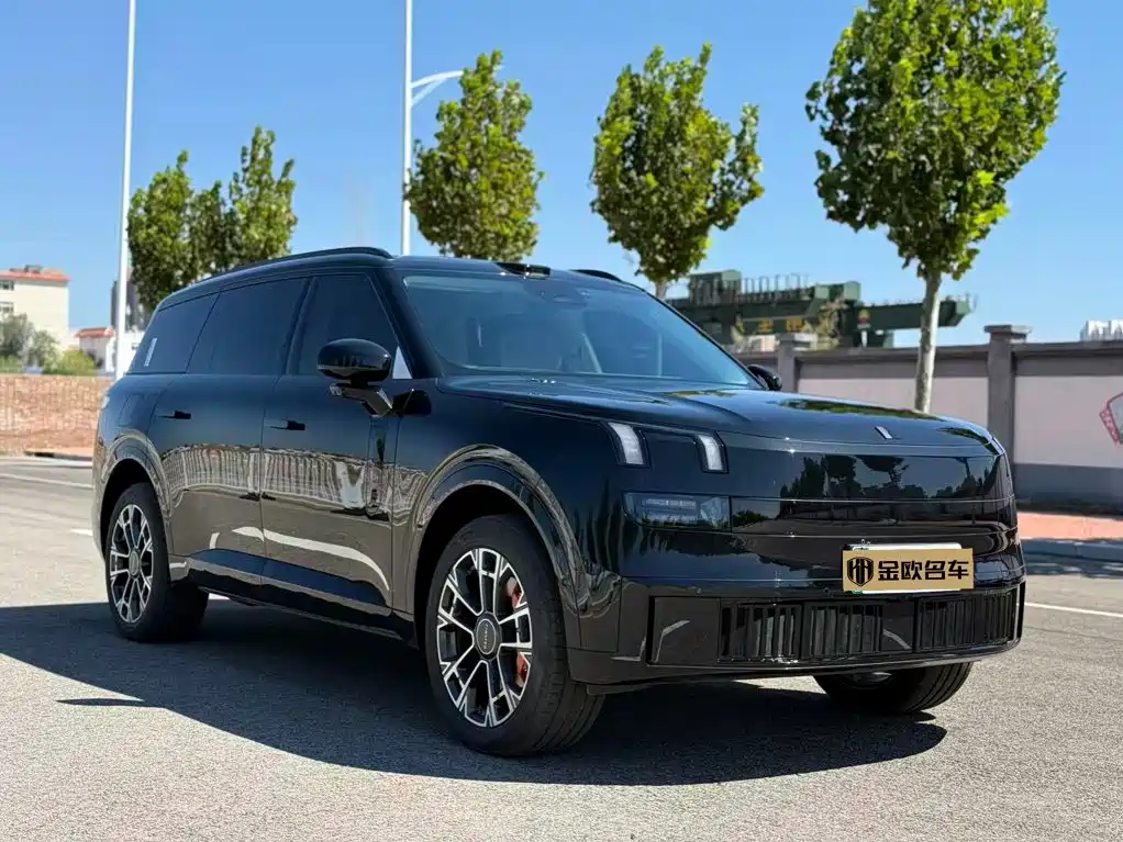 Lynk & Co 900 — миниатюра 2