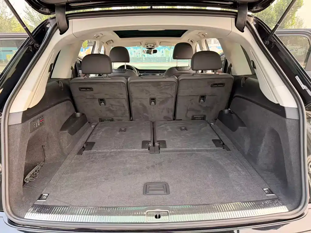 Audi Q7 — миниатюра 15