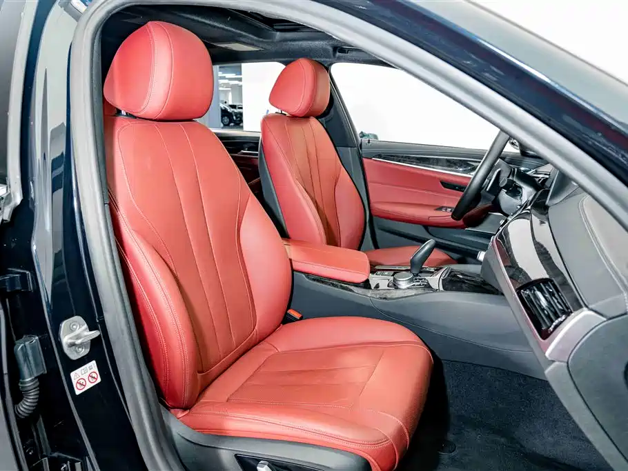 BMW 5 Series — миниатюра 21