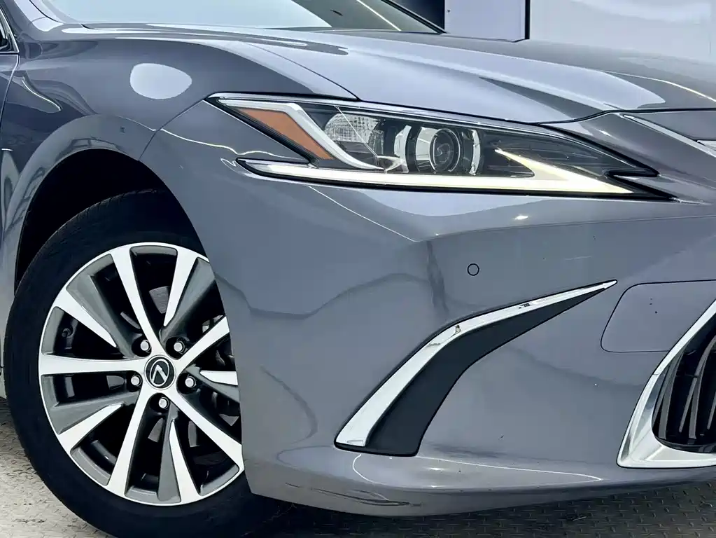 Lexus ES 2020 200