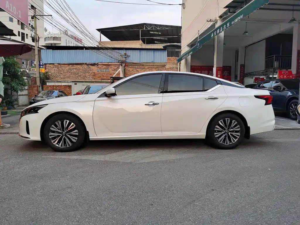 Nissan Teana — миниатюра 3