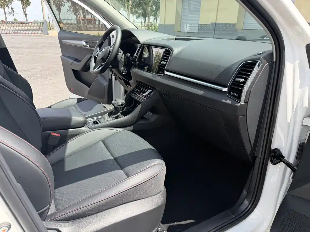 Skoda Karoq — миниатюра 12