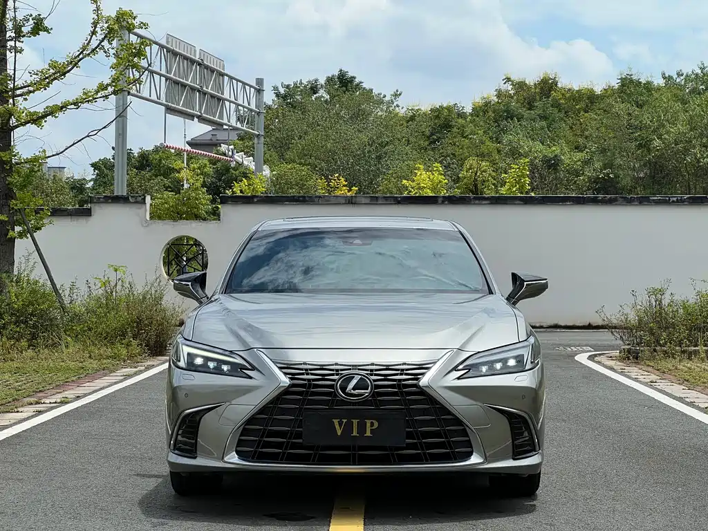 Lexus ES — миниатюра 2