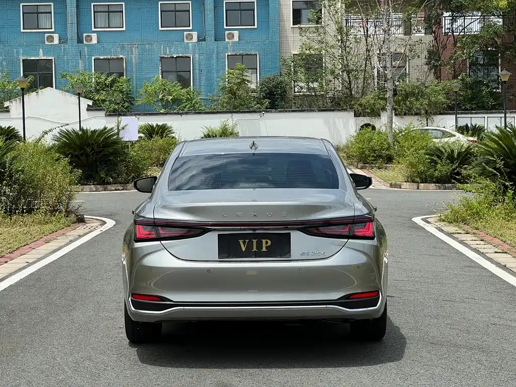 Lexus ES — миниатюра 5