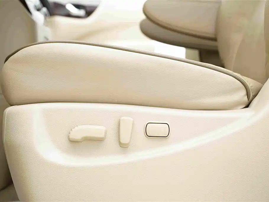 Nissan Quest — миниатюра 10