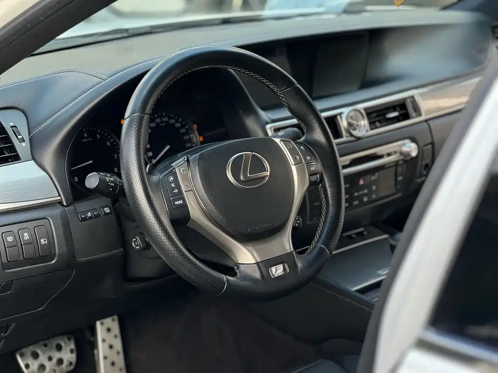 Lexus GS — миниатюра 17
