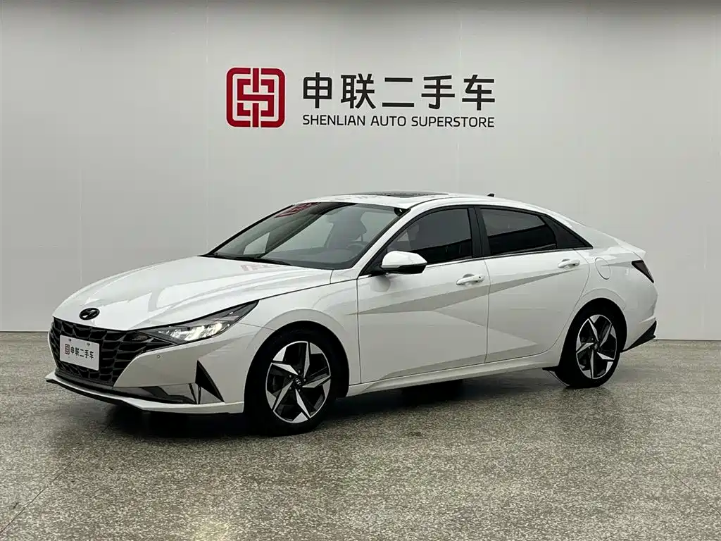 Hyundai Elantra 2022
