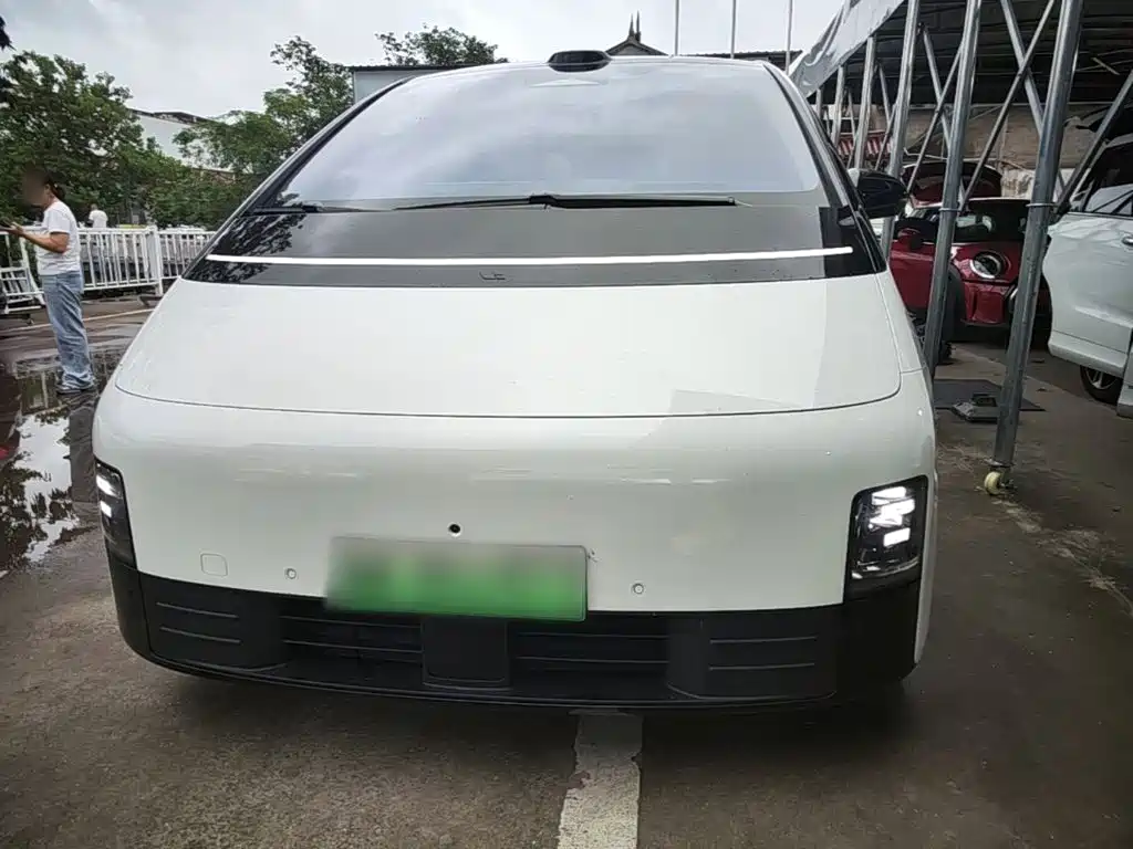 Li Auto Li MEGA — миниатюра 3