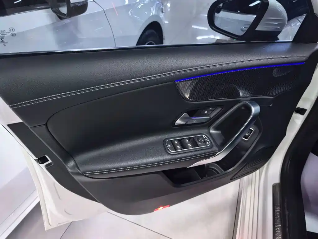 Mercedes-Benz A-Class — миниатюра 10