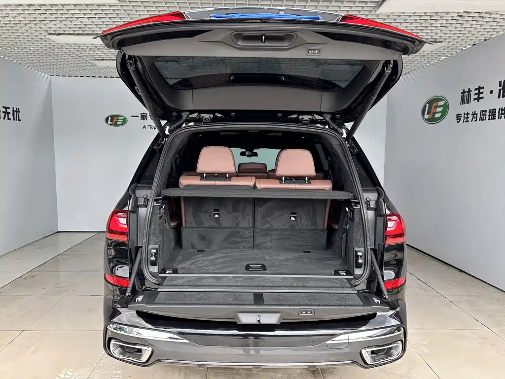BMW X7 — миниатюра 28