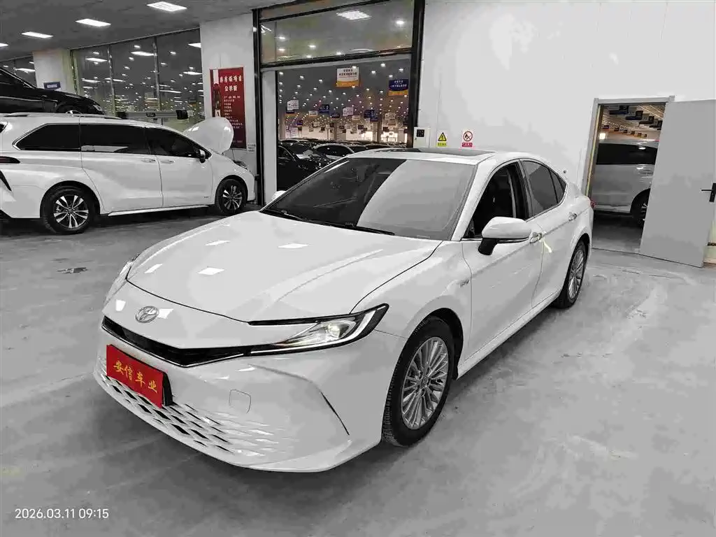 TOYOTA CAMRY