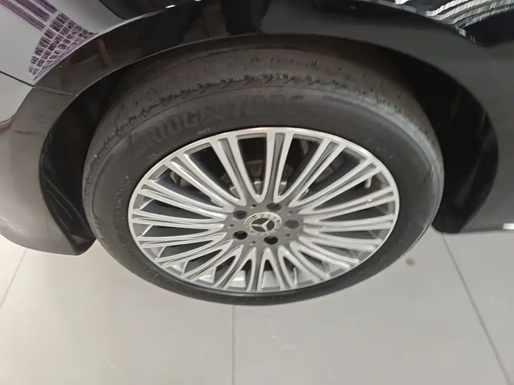 Mercedes-Benz E-Class — миниатюра 23