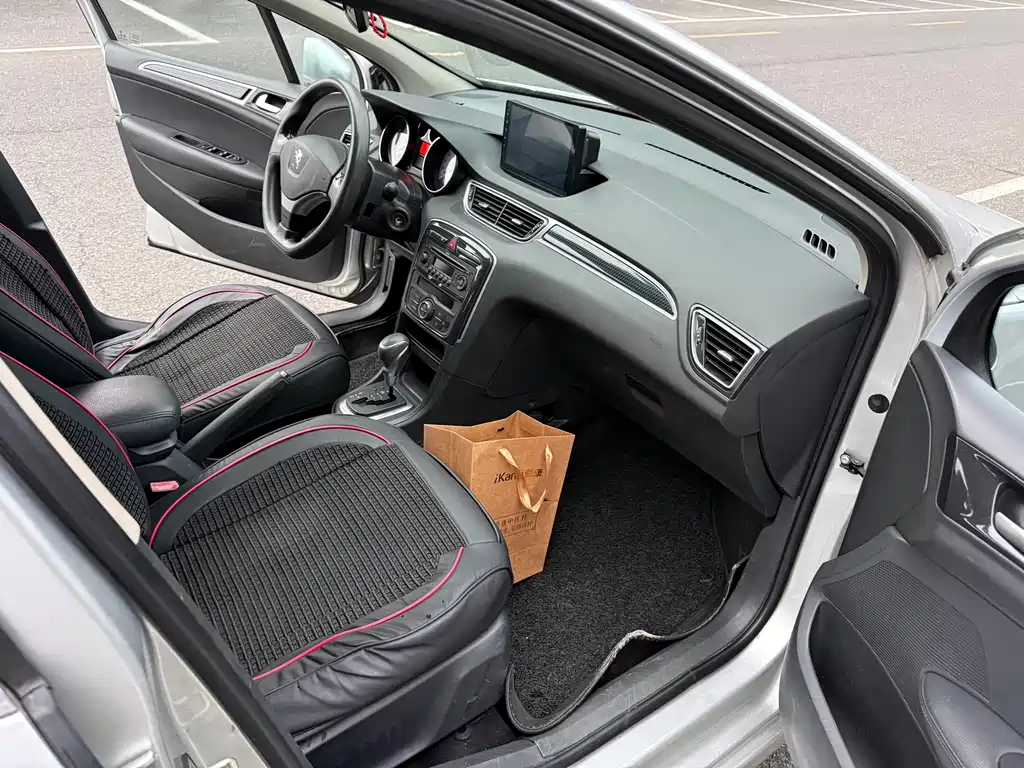 Peugeot 308 — миниатюра 10