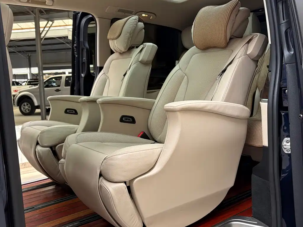 Mercedes-Benz V-Class — миниатюра 9