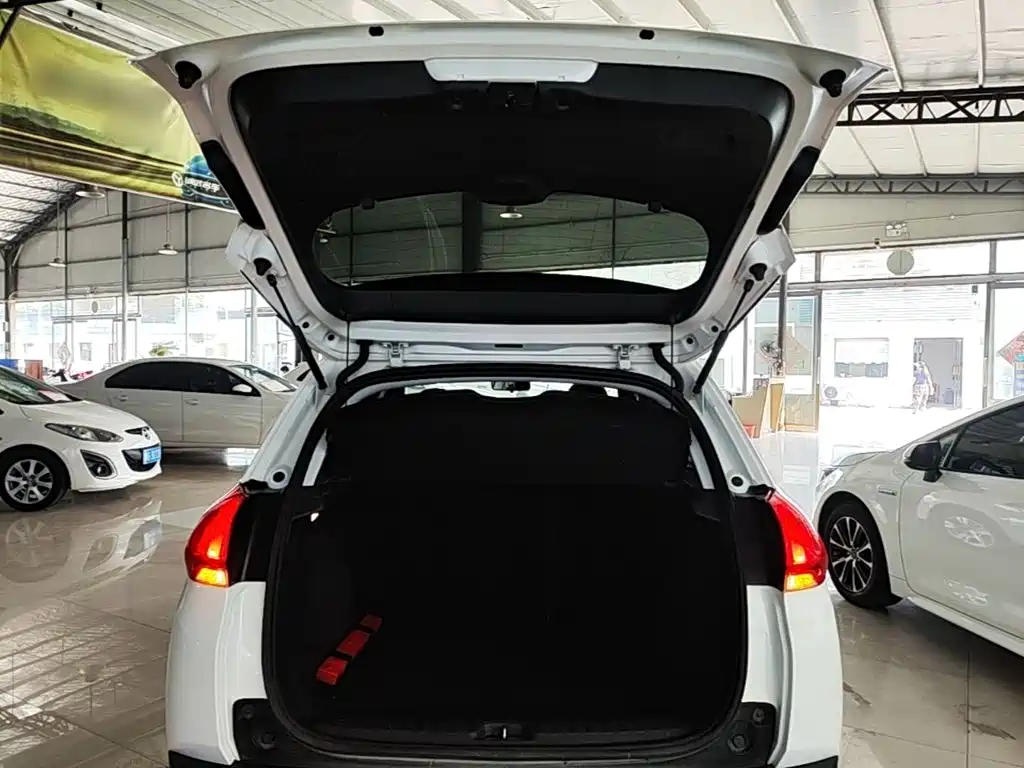 Peugeot 2008 — миниатюра 19