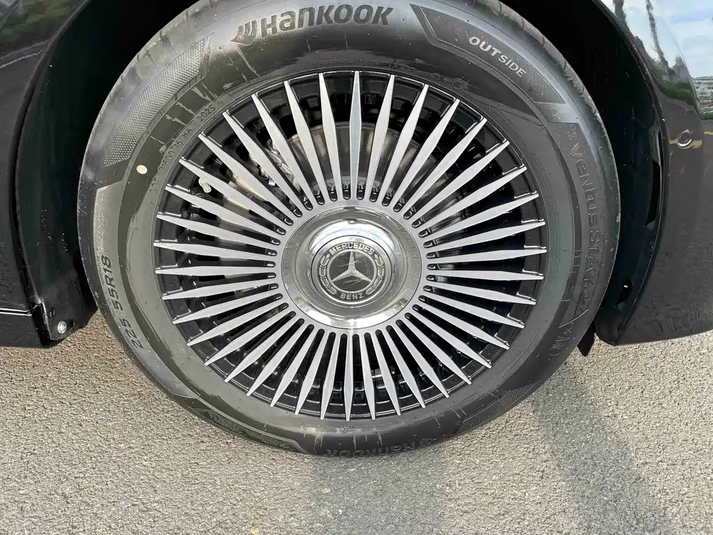 Mercedes-Benz E-Class — миниатюра 14
