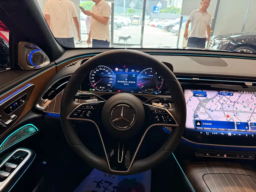 Mercedes-Benz E-Class — миниатюра 15