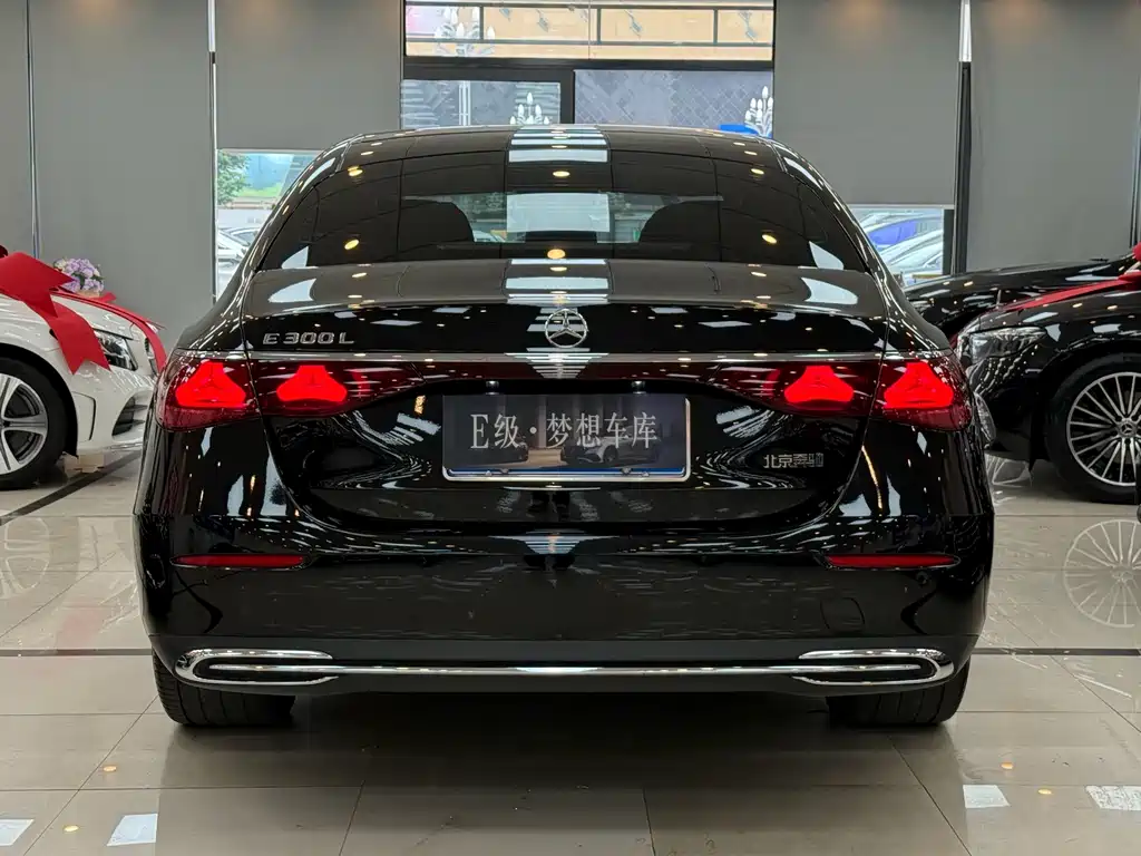 Mercedes-Benz E-Class — миниатюра 23