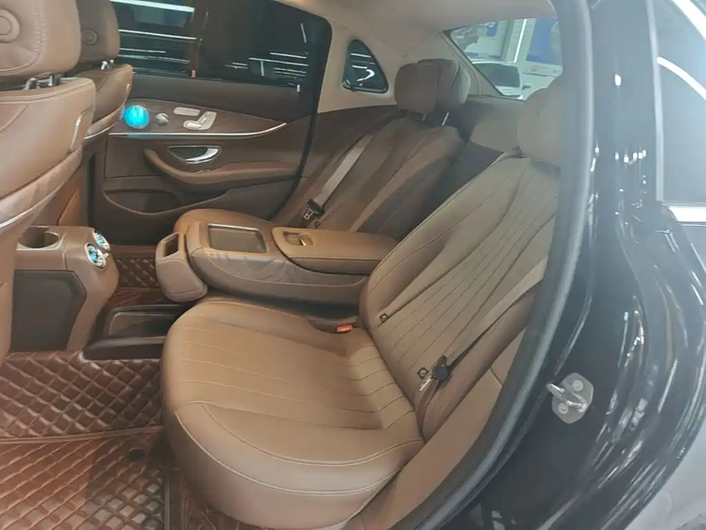 Mercedes-Benz E-Class — миниатюра 17