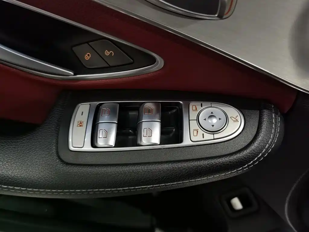 Mercedes-Benz C-Class — миниатюра 9