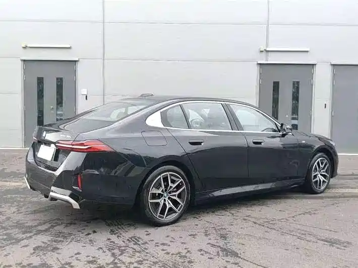 BMW i5 — миниатюра 7