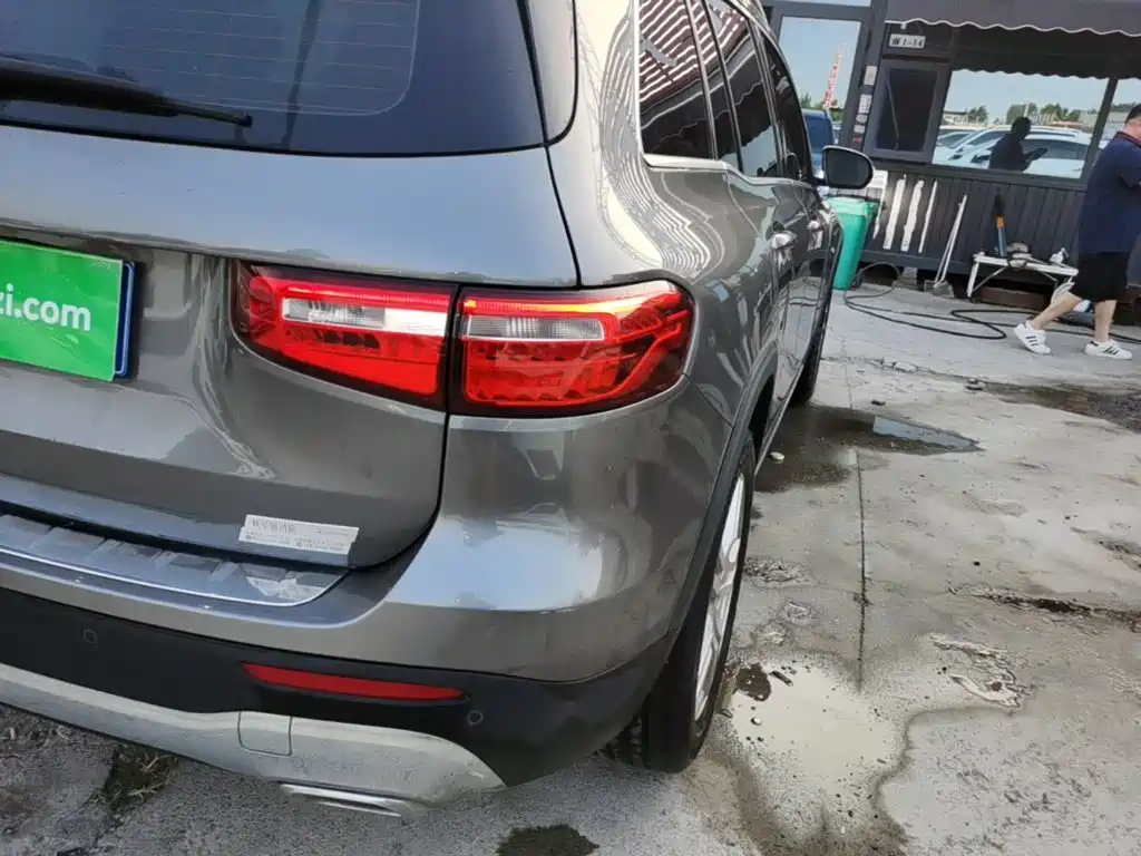 Mercedes-Benz GLB — миниатюра 8
