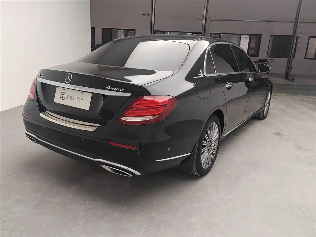 Mercedes-Benz E-Class — миниатюра 7