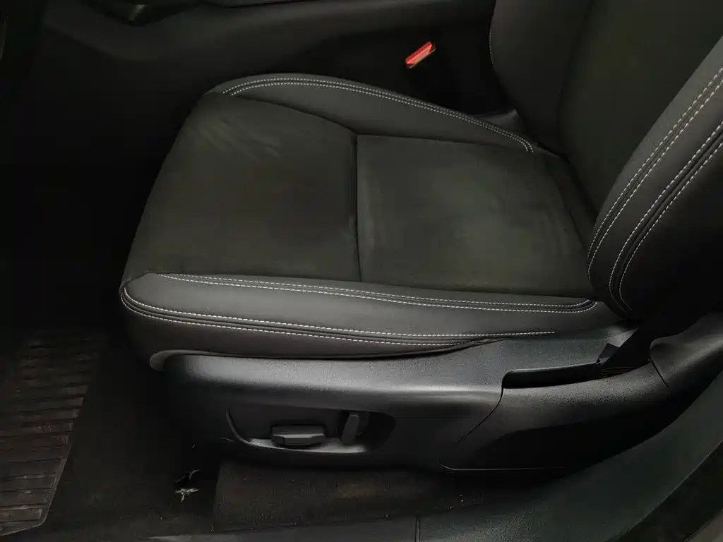 Land Rover Velar — миниатюра 20