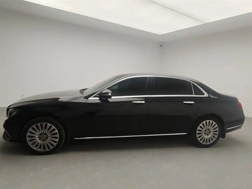 Mercedes-Benz E-Class — миниатюра 16