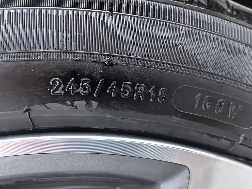 Mercedes-Benz E-Class — миниатюра 24