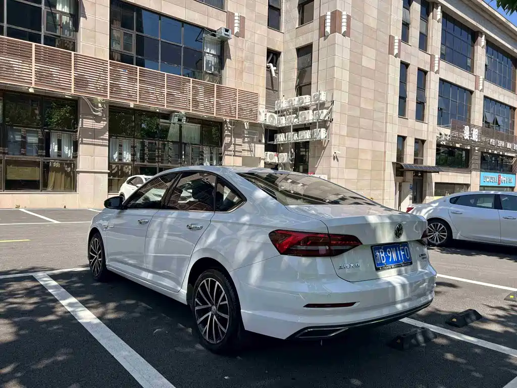 Volkswagen Lavida — миниатюра 6
