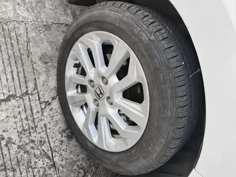 Honda Fit — миниатюра 6