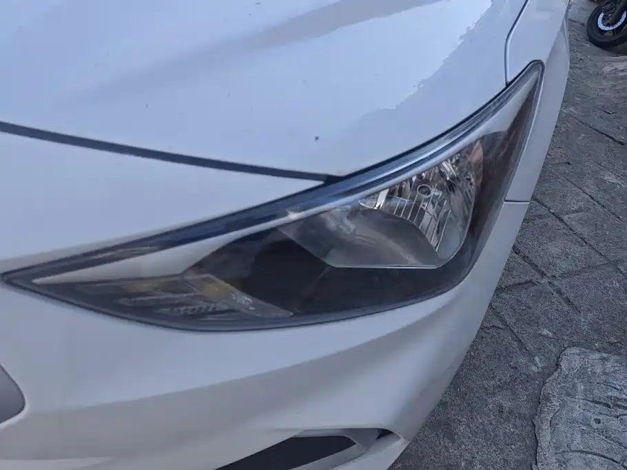 Hyundai Elantra — миниатюра 5