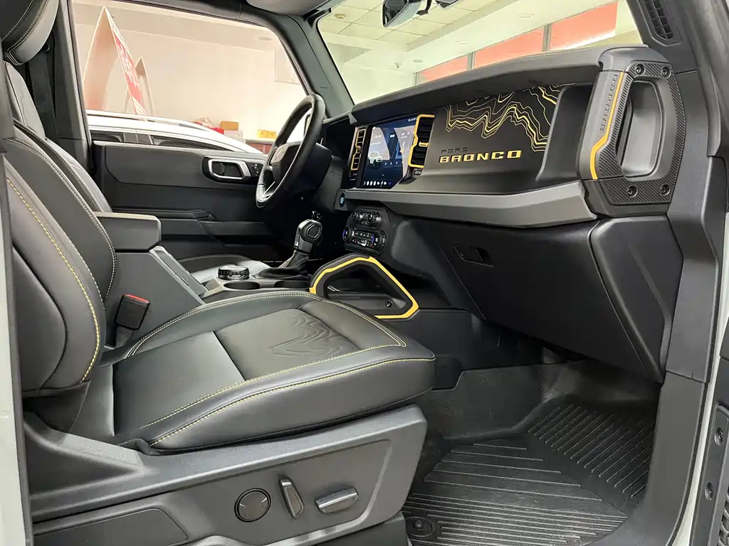 Ford Bronco — миниатюра 9